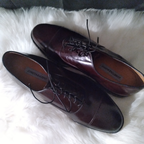JOHNSTON AND MURPHY MENS SHOES - Picture 3 of 5